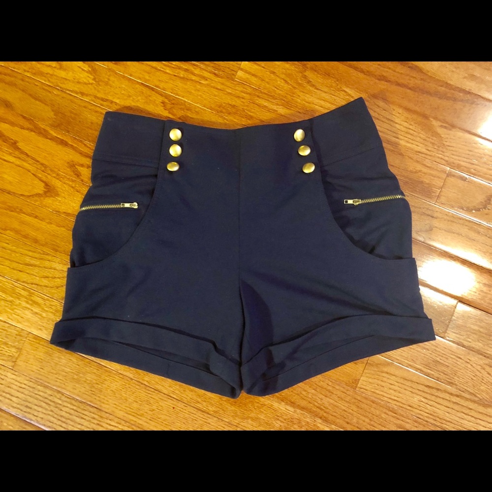 NWT La Rox Women Shorts blue , size 8